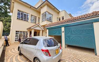4 Bed Townhouse with En Suite at Kyuna