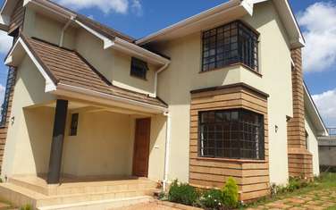 4 Bed Townhouse with En Suite in Kitisuru