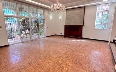 4 Bed House with En Suite in Runda
