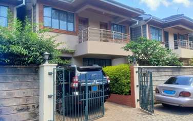 5 Bed Townhouse with En Suite at Masanduku