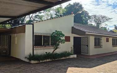 4 Bed House with En Suite at Old Runda