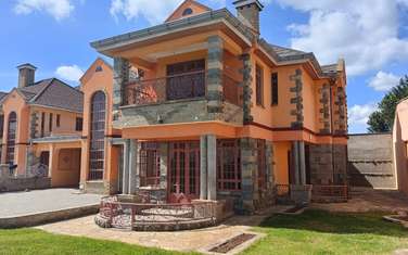 4 Bed Townhouse with En Suite at Mabrouke
