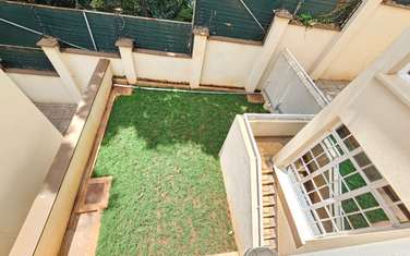 4 Bed Townhouse with En Suite at Kyuna