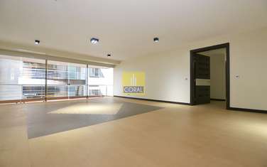 3 Bed Apartment with Swimming Pool in Riverside