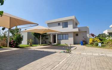 3 Bed Villa with En Suite at Ridge