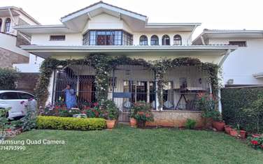 5 Bed Townhouse with Garage in Westlands Area