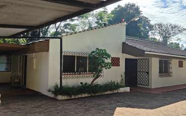 4 Bed House with En Suite at Old Runda