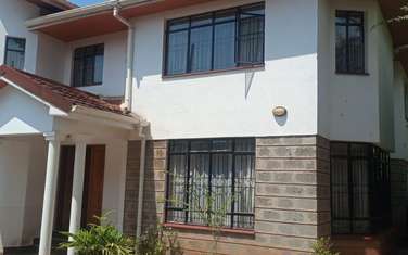 5 Bed House with En Suite in Mountain View