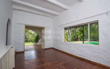 5 Bed House with Swimming Pool at Munderendu Road