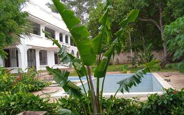 5 Bed Townhouse with En Suite in Diani