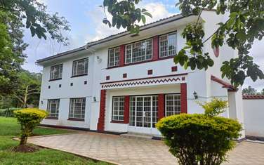 4 Bed House with En Suite in Rosslyn