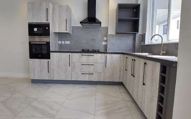 1 Bed Apartment with En Suite at Rhapta Rd