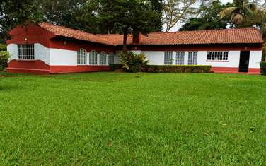 4 Bed House with En Suite in Kiambu Road