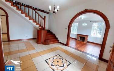 5 Bed Villa with En Suite at Rosslyn