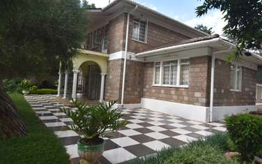 5 Bed Townhouse with Garage at Acacia Road