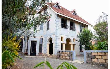 6 Bed House with En Suite at Off Epz Road