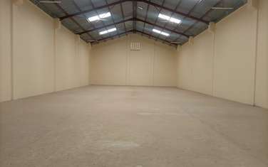 7,000 ft² Warehouse with Service Charge Included at Donholm