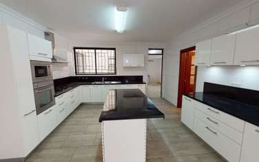4 bedroom apartment for rent in General Mathenge