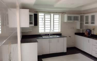 5 Bed House with En Suite in Ngong