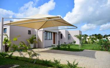 2 Bed Apartment with En Suite in Vipingo
