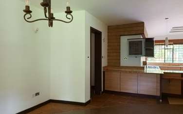 4 Bed Townhouse with En Suite in Lake View