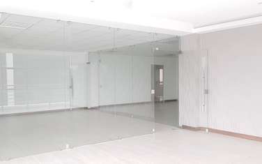 198 m² office for rent in Parklands