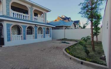 5 Bed House with En Suite in Kenyatta Road