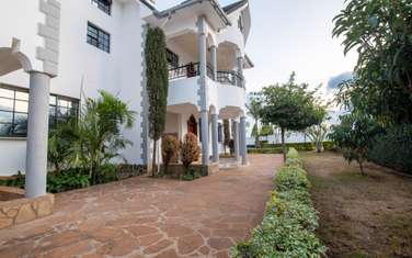 6 Bed House  in Thika