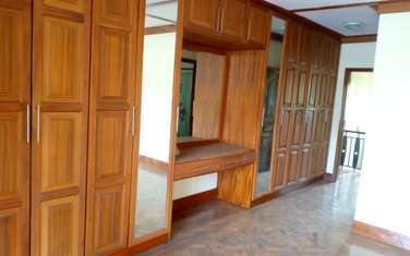4 bedroom house for rent in Riara Road