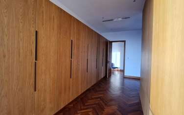 Serviced 1 Bed Apartment with En Suite in Westlands Area