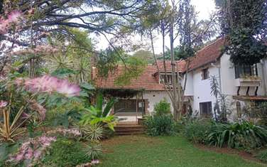 6 Bed Townhouse with Garden in Lavington
