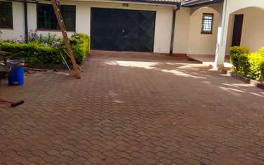 4 Bed House with En Suite at Panafric Avenue