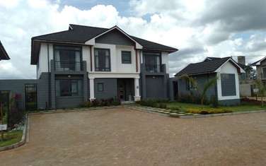 4 Bed Townhouse with En Suite at Five Star Paradise