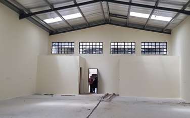 5000 ft² warehouse for rent in Mlolongo