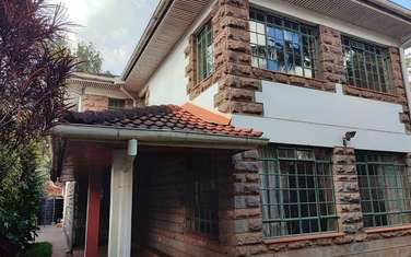 4 Bed House with En Suite in Lavington