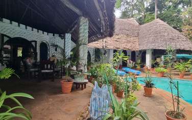 3 Bed Villa with Swimming Pool at La-Marina