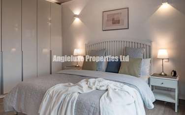 Serviced 2 Bed Apartment with En Suite at Dennis Pritt Road