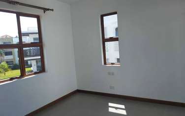 3 bedroom apartment for rent in Kikambala
