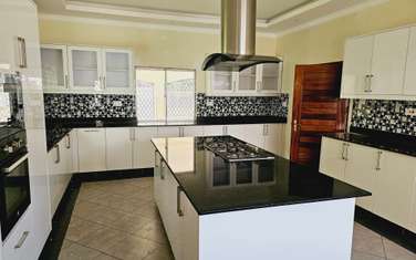 5 Bed House with En Suite at Panafric Avenue