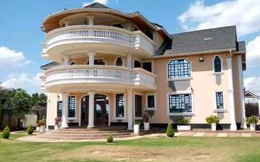 6 Bed Villa with En Suite at Runda