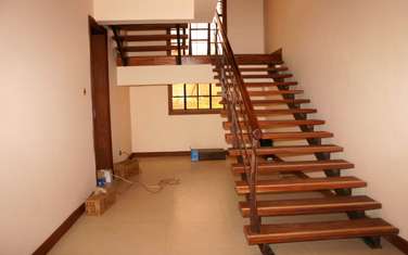 5 Bed Townhouse with En Suite in Runda