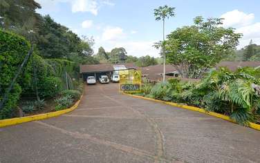 5 Bed House with Garage in Nyari