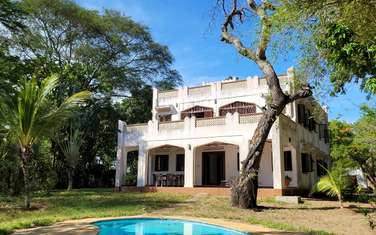 Serviced 4 Bed Apartment with En Suite in Mtwapa
