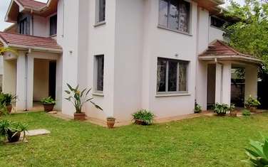 4 Bed House with En Suite at Kerarapon