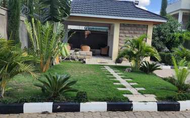 5 Bed House with En Suite at Acacia