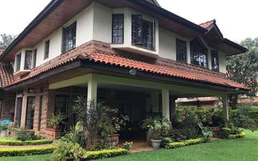 5 Bed Townhouse with Swimming Pool in Rosslyn
