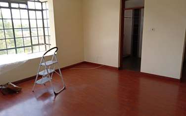 3 Bed Apartment with En Suite in Brookside