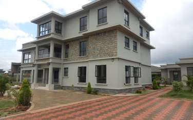 6 Bed Townhouse with En Suite in Tatu City