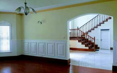 5 Bed Townhouse with En Suite in Kitisuru