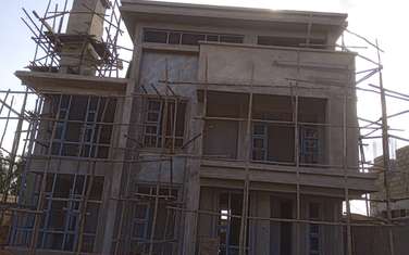 4 Bed Townhouse with En Suite in Gikambura